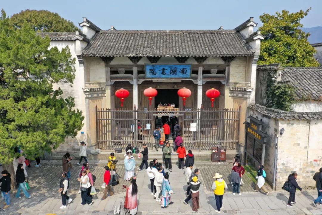 黄山旅游发展股份有限公司招聘_黄山旅游有限公司待遇_黄山旅游招聘信息