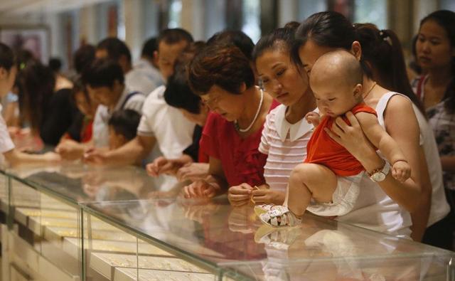 后qe时代专家建议:中国大妈,黄金还能继续买!_黄金价格下跌原因_黄金投资购买时机