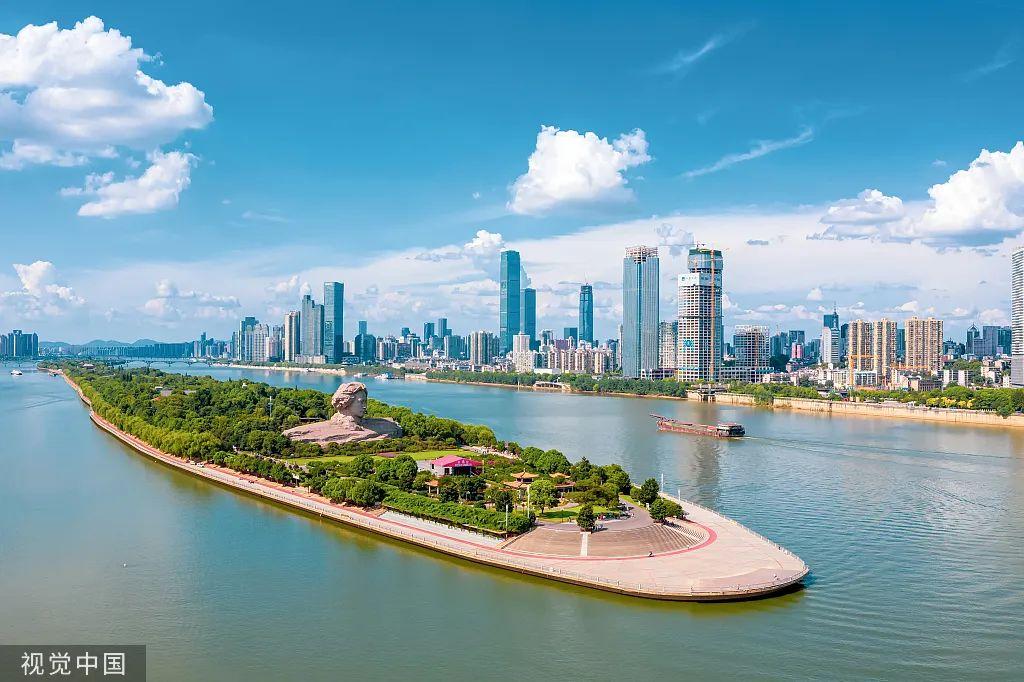 国内生产总值是什么意思_2022年中国GDP增长分析_万亿GDP城市排名