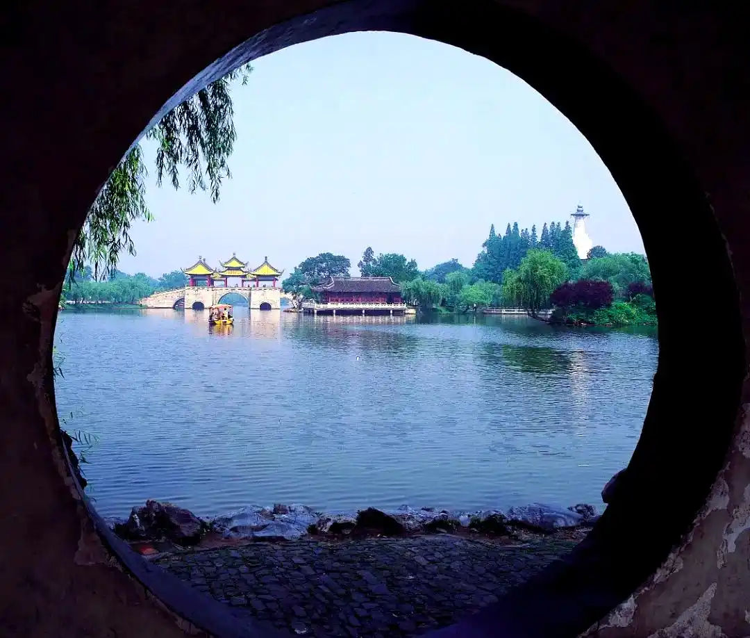 师法自然核心理念因地制宜借景_中国园林艺术天人合一理念_中国园林的设计思想是追求什么